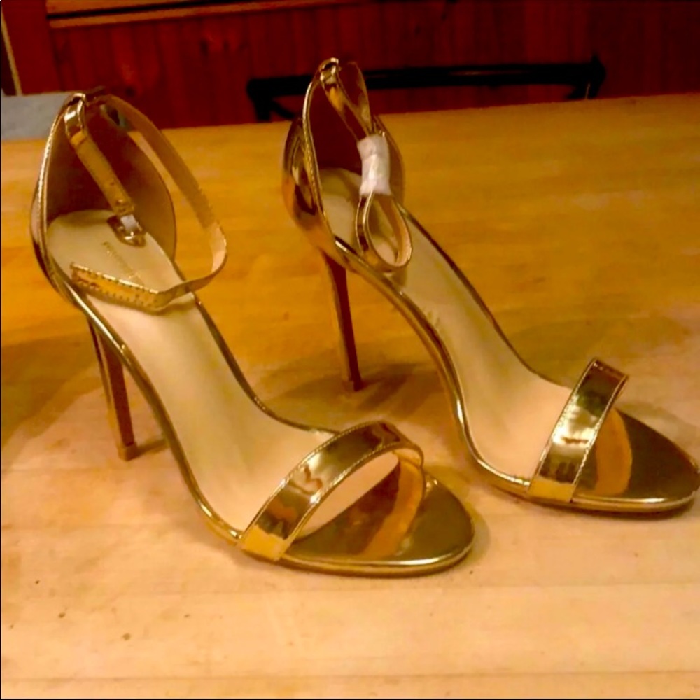 PrettyLittleThings gold heels size 7